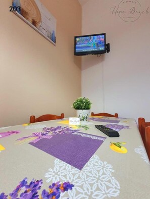 Apartment, 2 Bedrooms, Smoking, Balcony | Room amenity