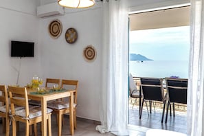 Apartment, 1 Schlafzimmer, Raucher, Balkon | Esszimmer