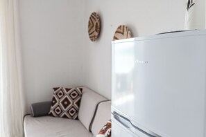Apartment, 1 Bedroom, Smoking, Balcony | Living area