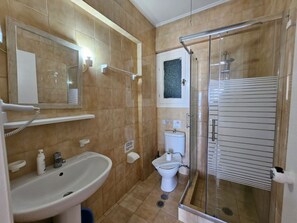 Appartement, 1 slaapkamer, roken, balkon | Badkamer
