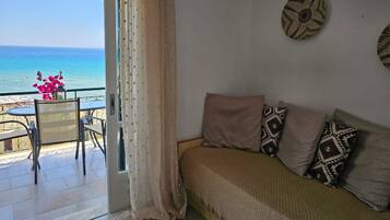 Apartment, 1 Bedroom, Smoking, Balcony | Living area