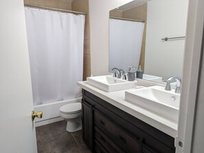 Casa, 2 habitaciones, con acceso para personas discapacitadas | Baño