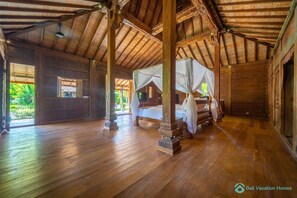 2 bedrooms, iron/ironing board, free WiFi, bed sheets - Stunning Joglo in Luxury Style! (Seririt)