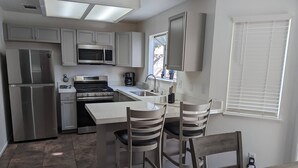 Unclassified image, 4 of 21, button - Cactus Suite Bright Open Space, Modernized Home (Las Vegas)