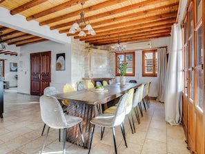 Villa, Multiple Bedrooms, Private Pool, Garden View | Dining