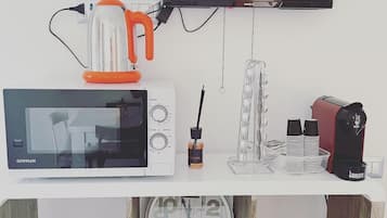 Camera, 1 camera da letto, balcone, vista città | Interni