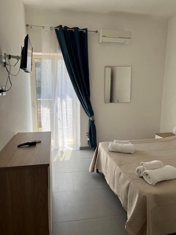 Room, 1 Bedroom, Balcony, City View - Room-the Zagare Holiday Home (Palagiano)