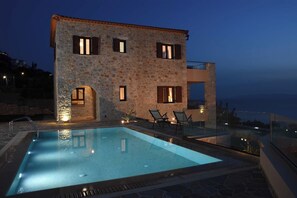 Pool - Villa Dafni Kato Verga (Kalamata)