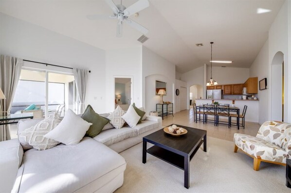 빌라, 침실 4개, 전용 수영장, 정원 전망 | 거실 공간