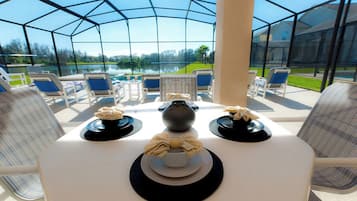 Villa, 4 Bedrooms, Private Pool, Garden View | Dining