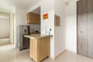 Apartment, 2 Bedrooms, Accessible, Balcony | Hallway