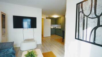 Huoneisto, 2 makuuhuonetta, patio | Oleskelualue