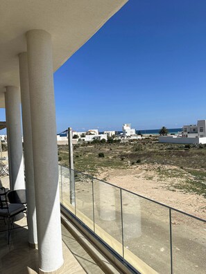 Apartment, 3 Bedrooms, Smoking, Balcony | Terrace/patio - Lovely 3 Bedrooms Fully Equipped With Central Ac (Mahdia)