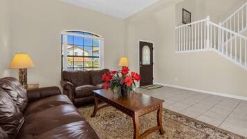 Villa, 4 Bedrooms, Private Pool, Garden View | Living area