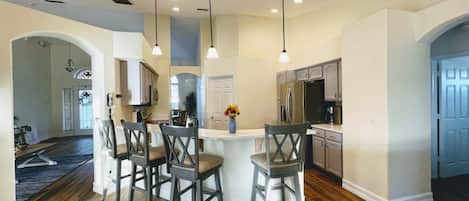 Villa, 5 Schlafzimmer, eigener Pool, Gartenblick | Esszimmer