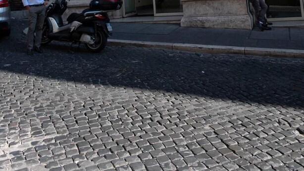Unclassified image, 1 of 13, button - Crispi 20 Junior Suite (Rome)