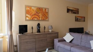 Unclassified image, 3 of 13, button - Crispi 20 Junior Suite (Rome)