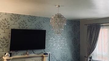 House, 2 Bedrooms, Smoking, Fireplace | Interior