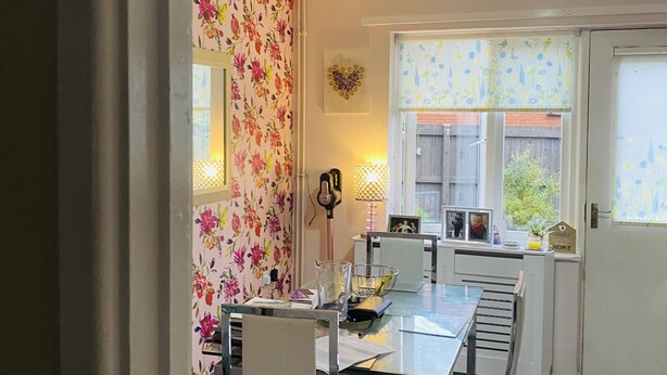 Dining - Beautiful House Minutes Away From Liverpool Airport With Huge Garden (Liverpool)