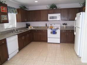 Villa, 3 Bedrooms, Private Pool, Garden View | Private kitchen - 3 Bedroom Executive Home - Private Pool and Spa (Davenport)