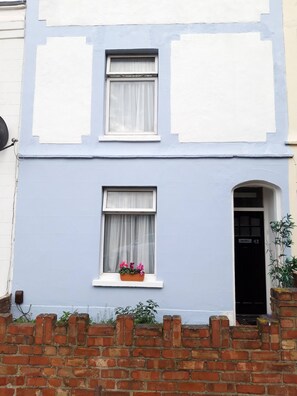 Casa, 4 habitaciones, balcón | Exterior