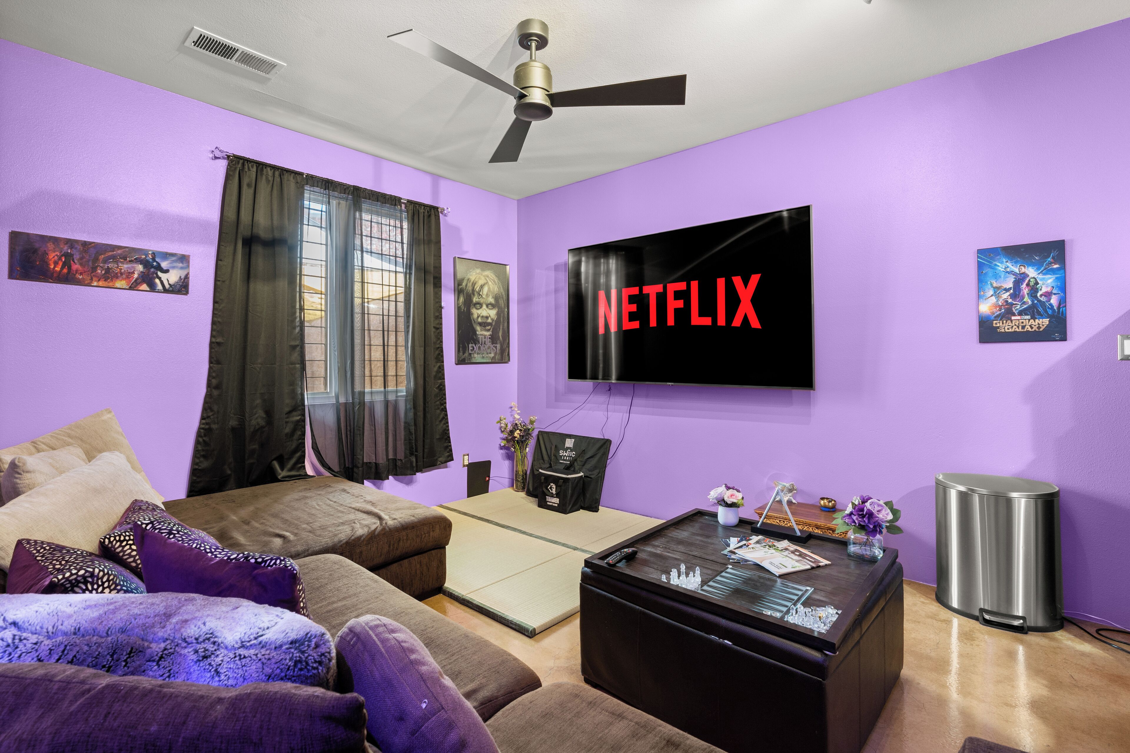 House, 2 Bedrooms, Patio, Garden View | Living area | Books