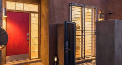 "geisha Home in Hidden Dessert Oasis"