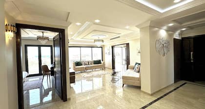 Luxury 3 Bedrooms Apartment Sea View