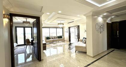 Luxury 3 Bedrooms Apartment Sea View