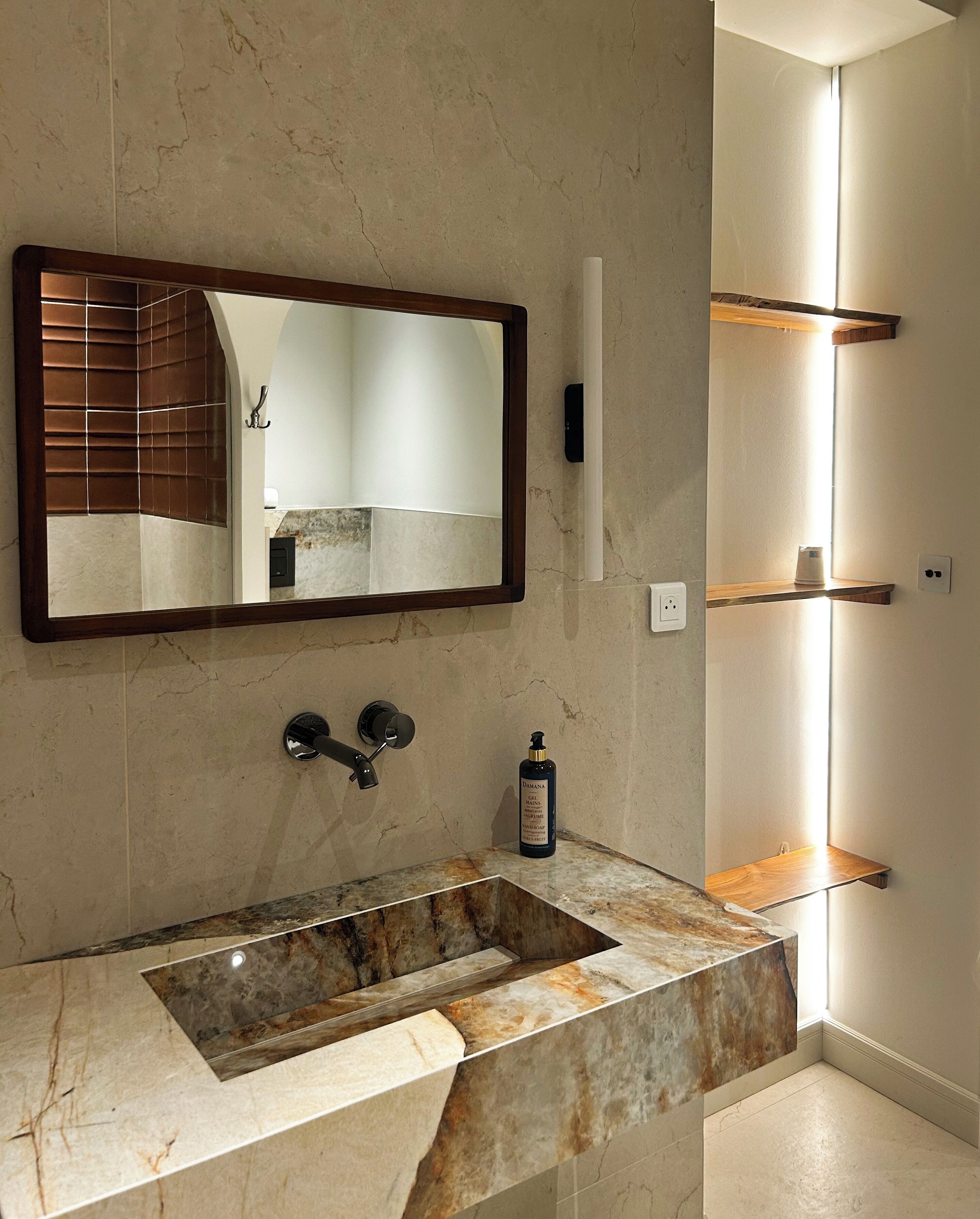 Comfort Suite, Garden View | Minibar (free items), in-room safe, desk