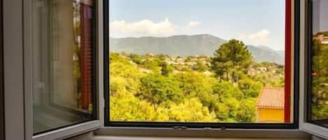 In-room safe, iron/ironing board, free WiFi