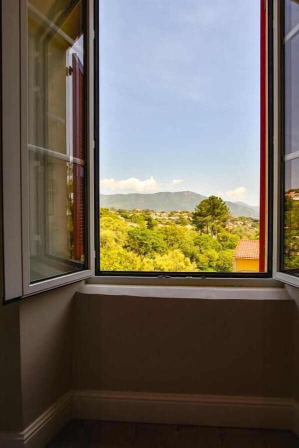 In-room safe, iron/ironing board, free WiFi - L'Orangeraie d'Afa (Afa)