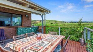 Outdoor dining - Coast and Country - 16 Riverview Drive, Carrickalinga (Carrickalinga)
