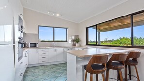 Mikrowelle, Ofen, Herdplatte, Geschirrspüler