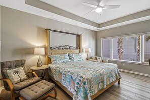 3 slaapkamers, een bureau, een strijkplank/strijkijzer, gratis wifi