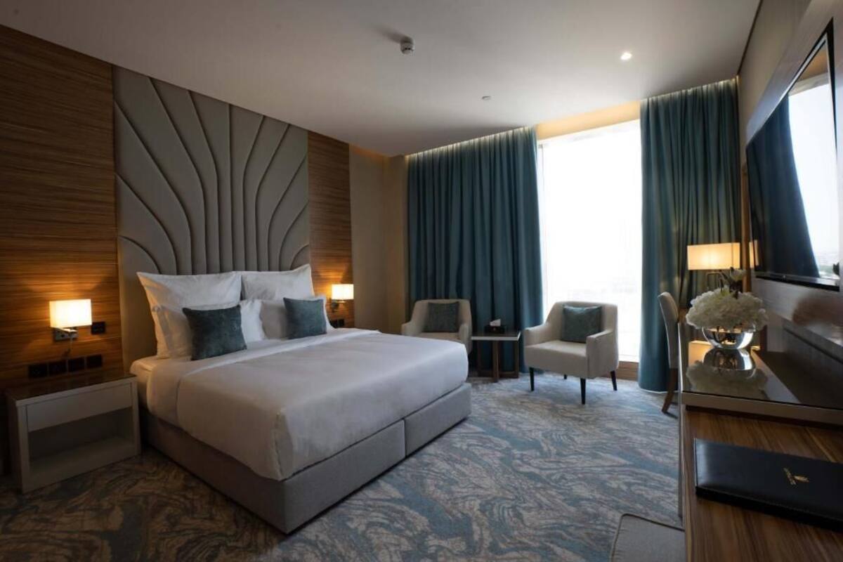 Premium bedding, pillowtop beds, minibar, in-room safe