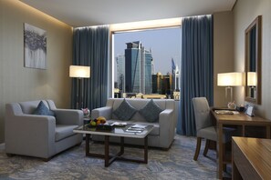 豪華雙人房 | 高級寢具、舒適加層、迷你吧、客房內保險箱