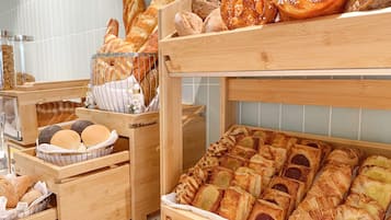 Daily buffet breakfast for a fee