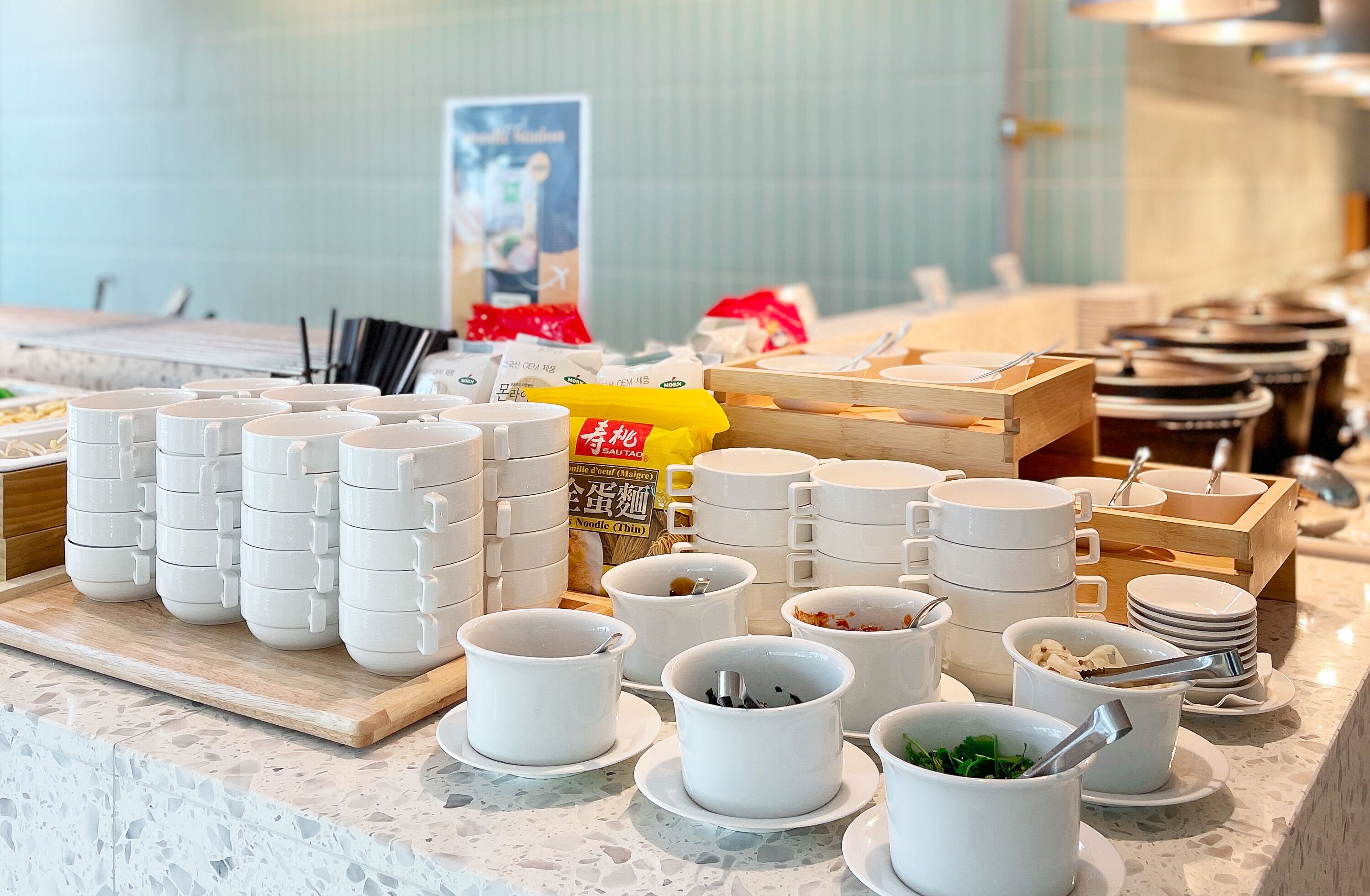 Se ofrece un desayuno bufé (35000 KRW por persona)