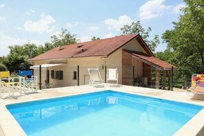 Outdoor pool - House in the Walnuts (Sainte-Eulalie-en-Royans)