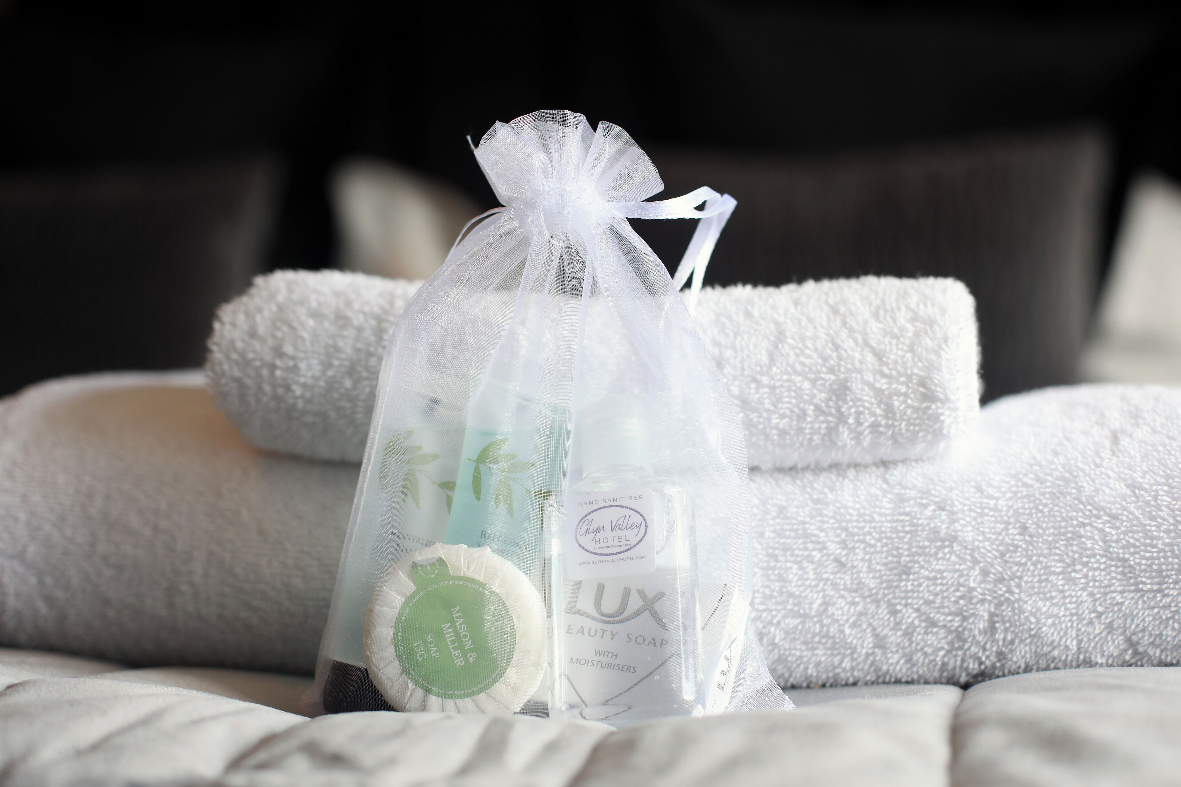 Premium bedding, desk, iron/ironing board, free WiFi