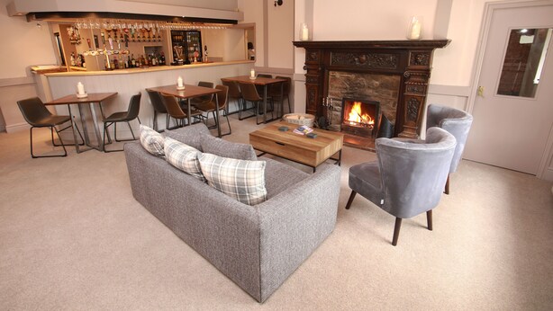 Lobby - OYO Glyn Valley Hotel (Llangollen)