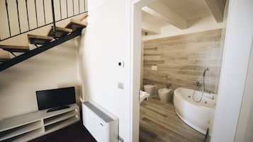 Executive Double Room | Memory foam beds, in-room safe, desk, laptop workspace