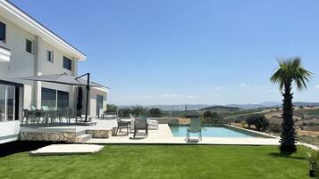 Piscine extérieure, piscine chauffée