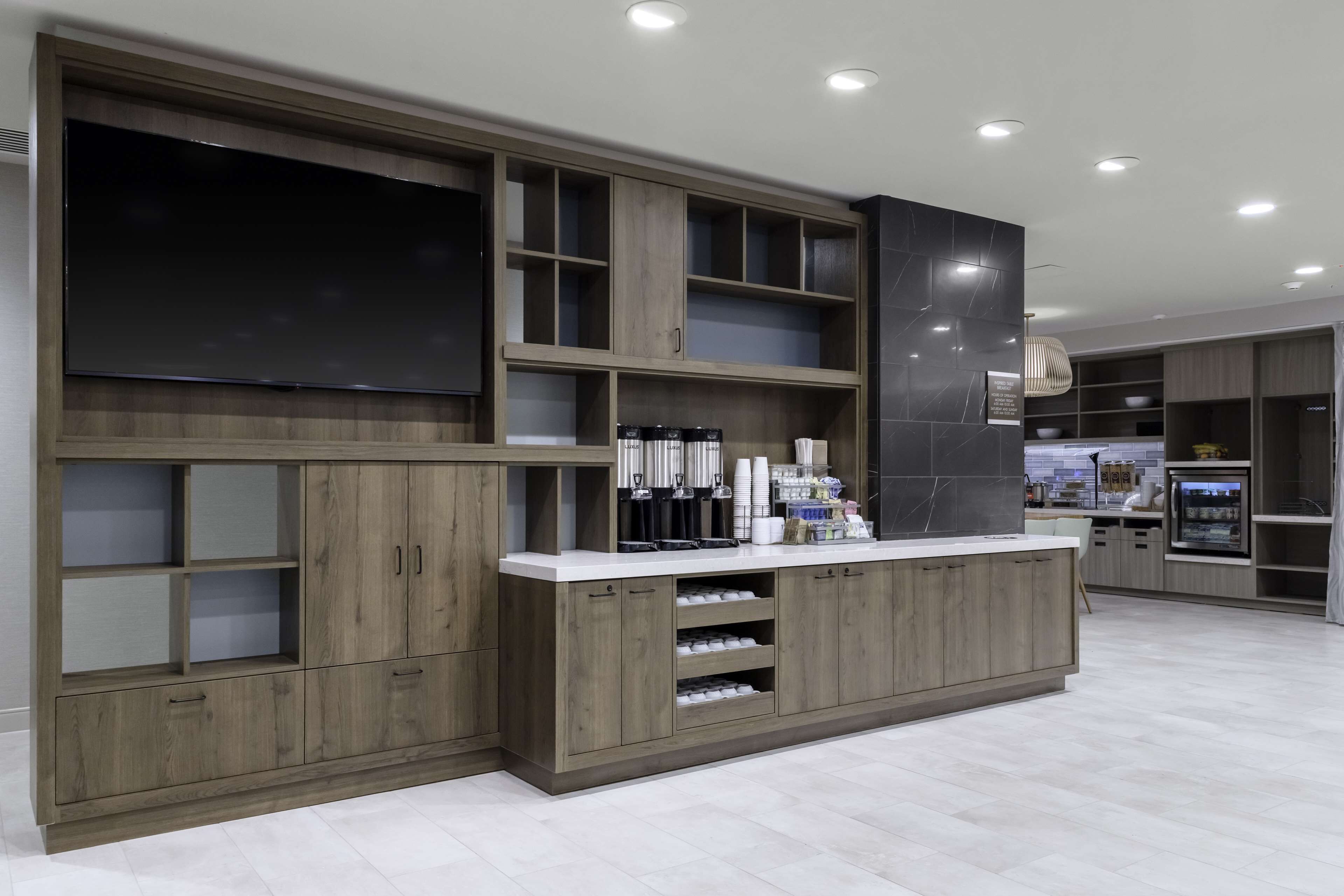 Bao gồm bữa sáng buffet hàng ngày 