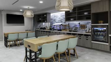 Desayuno bufé gratuito y diario