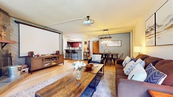 Smart-TV, Kamin, Videospiele, DVD-Player