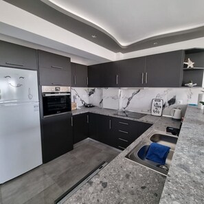 Fridge, microwave, oven, stovetop