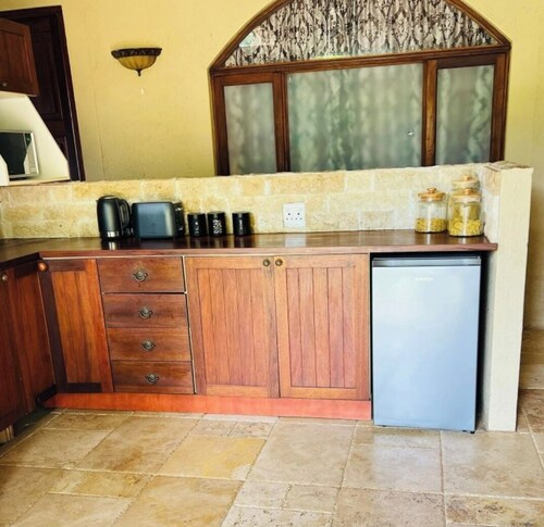 Beautiful 8-bedroom house in tranquil Dolphin Coast perfect for groups
