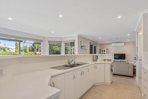 Fridge, microwave, oven, stovetop - Hidden Little Gem - Township - Luxury (Middleton)